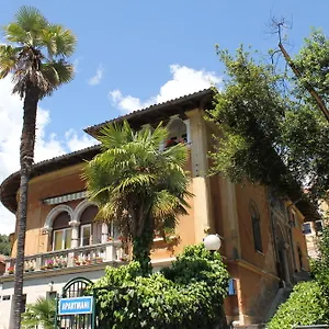 Ines Komel , Opatija Kroatien